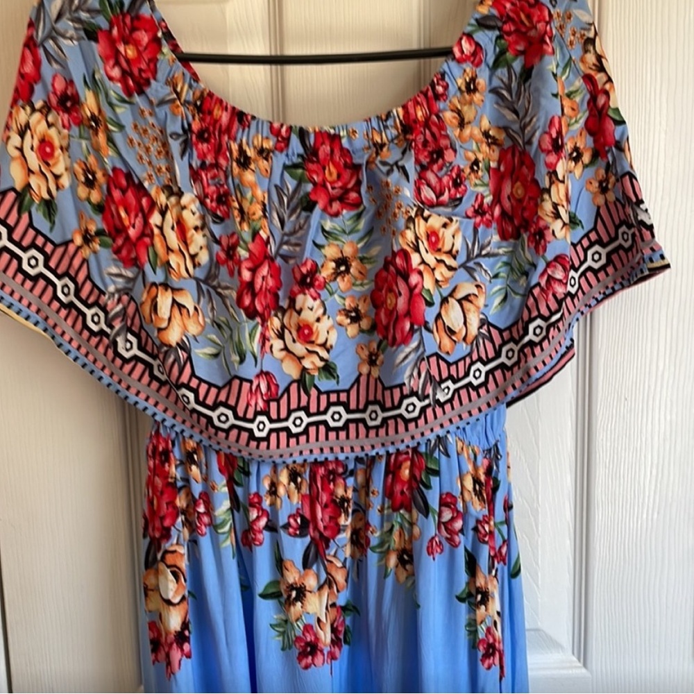 Beautiful Floral Print Bardot Dress, like new - Picture 4 of 5